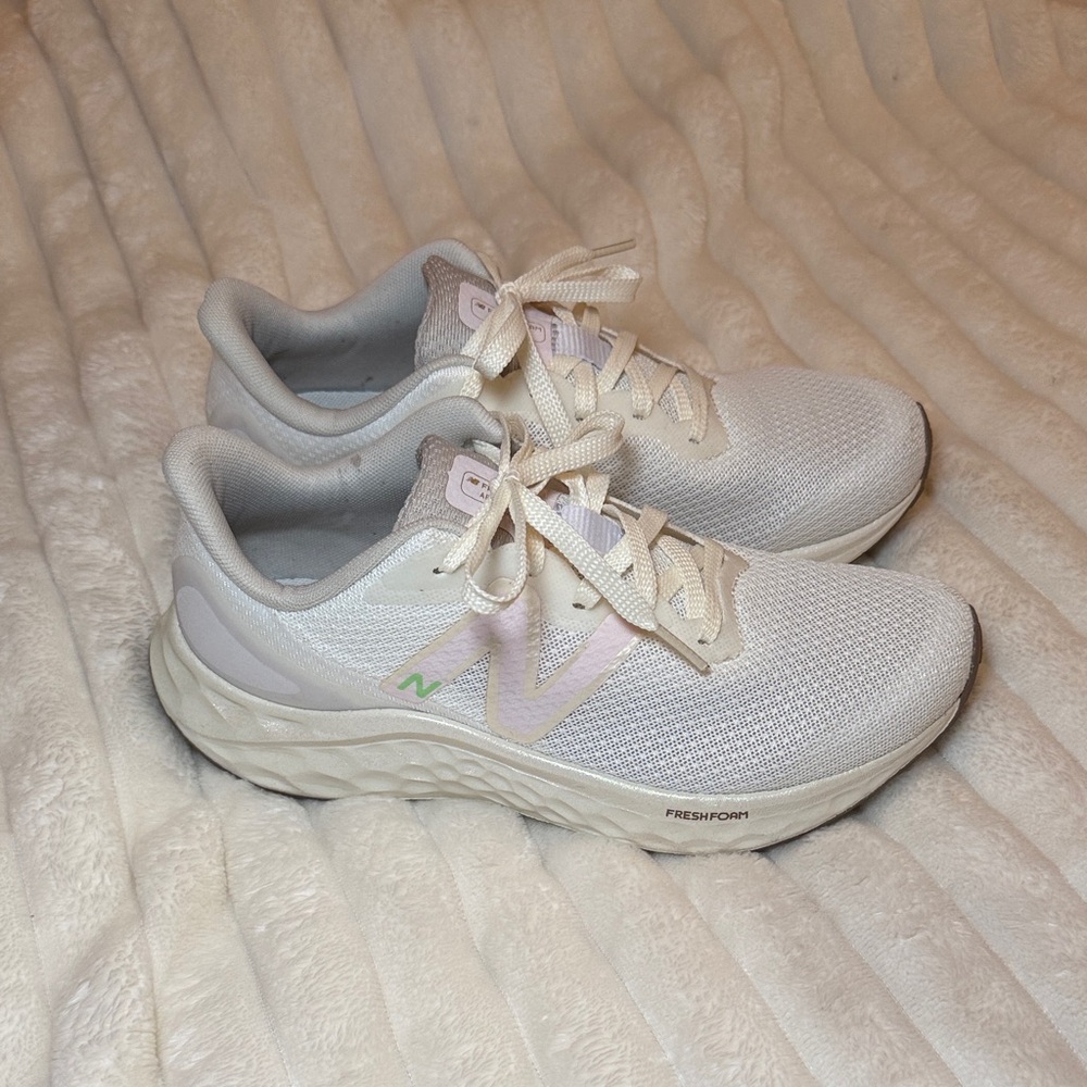Women’s New Balance Fresh Foam Arishi v4 Sneakers - Size: 7